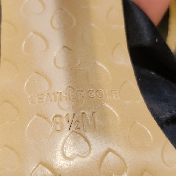 BETSEY JOHNSON Wisdom Knotted Sandal - Picture 7 of 7